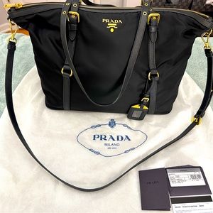 Authentic PRADA women’s TESSUTO+SAFFIAN nylon NERO bag.